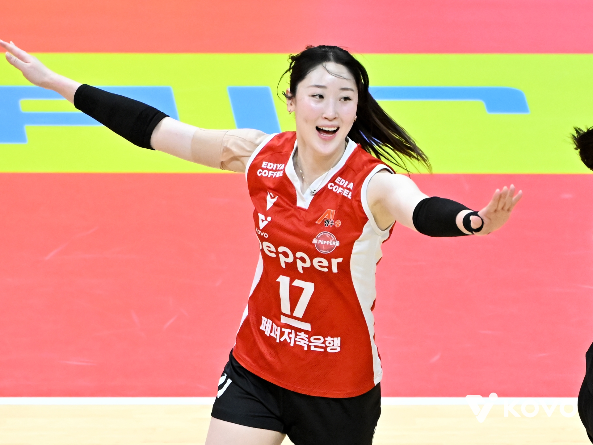 현대건설을 격파하고 홈 연승을 이어가는 페퍼저축은행